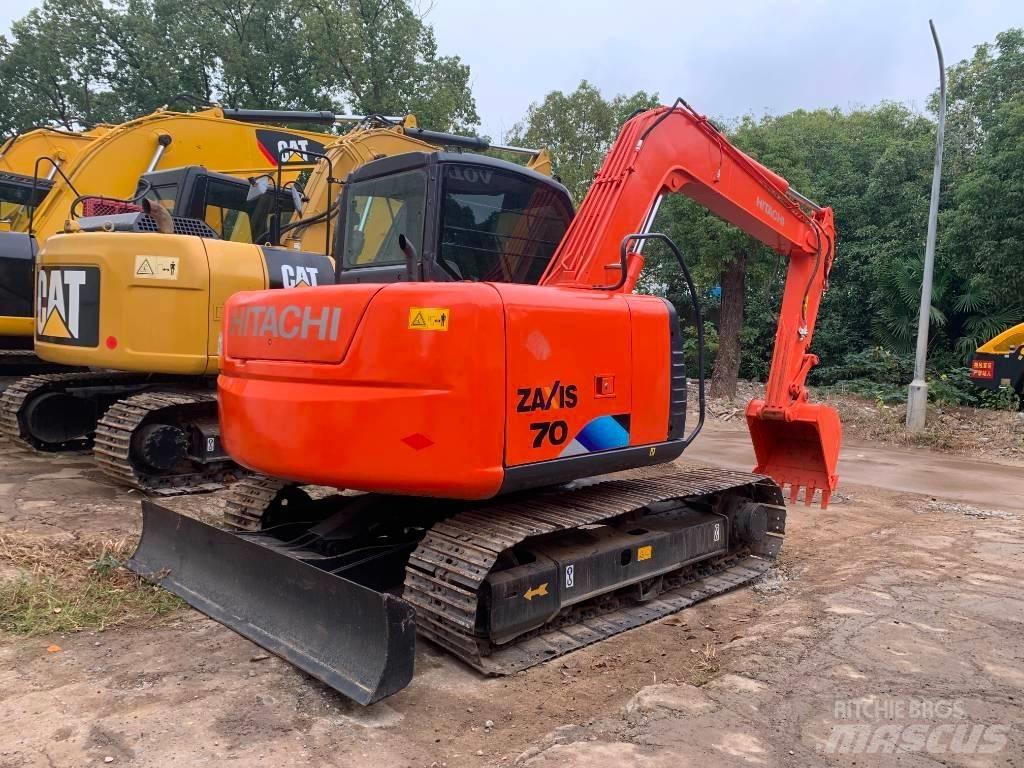 Hitachi Zaxis 70 Гусеничні екскаватори