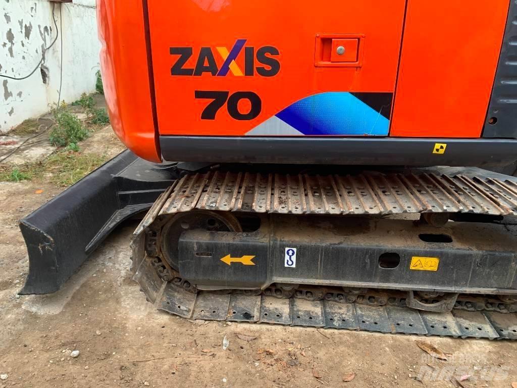 Hitachi Zaxis 70 Гусеничні екскаватори