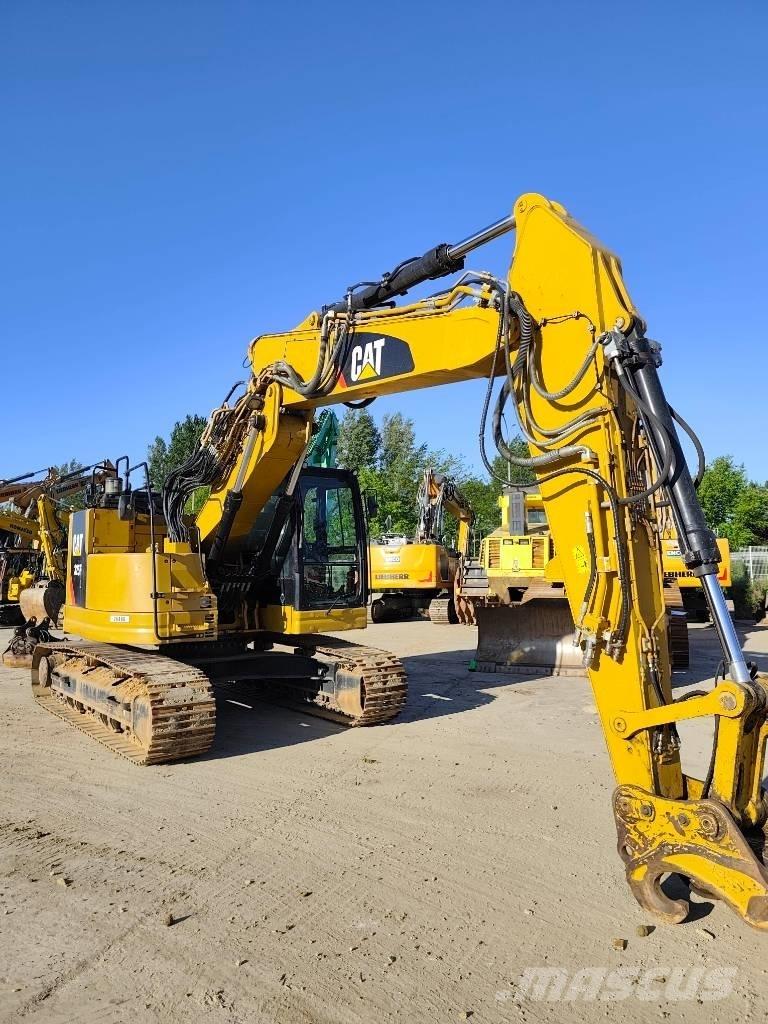 CAT 325 FL CR Гусеничні екскаватори