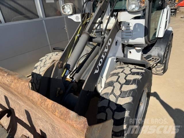 Volvo L 25 F Фронтальні навантажувачі