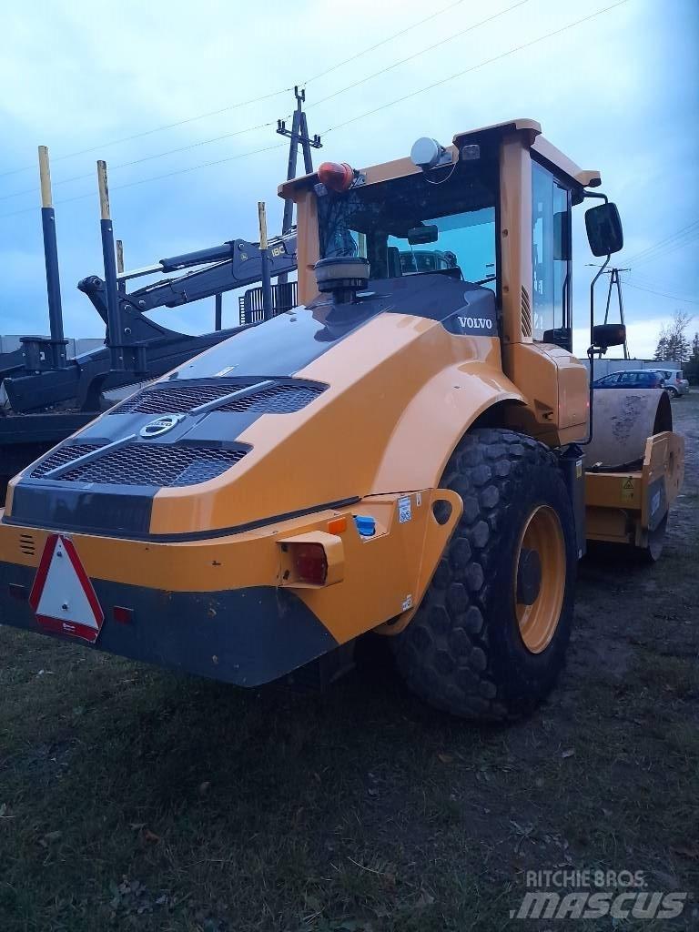 Volvo SD 135 B Грунтові котки