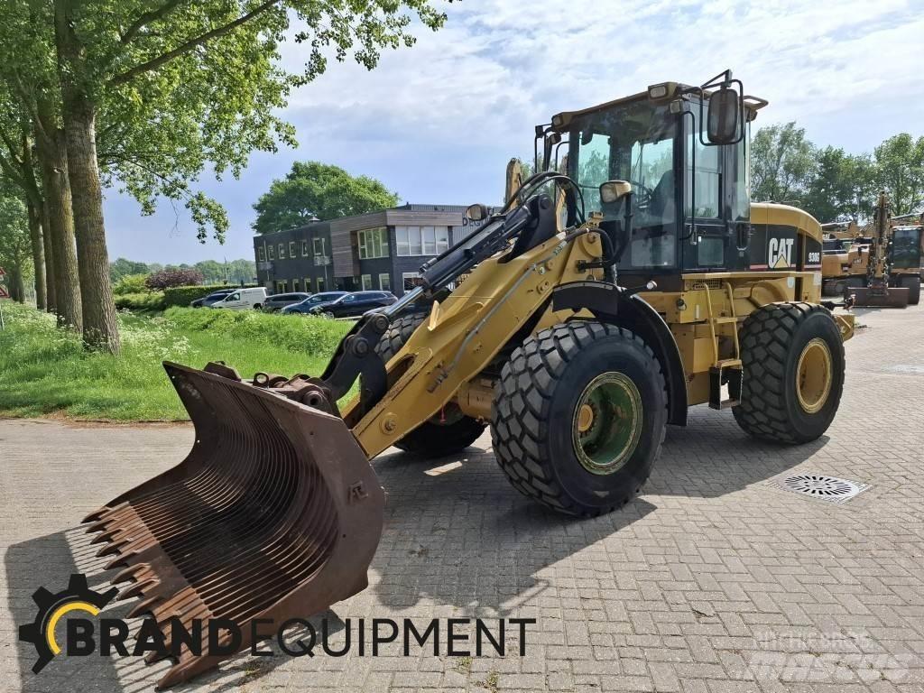CAT 930G Фронтальні навантажувачі