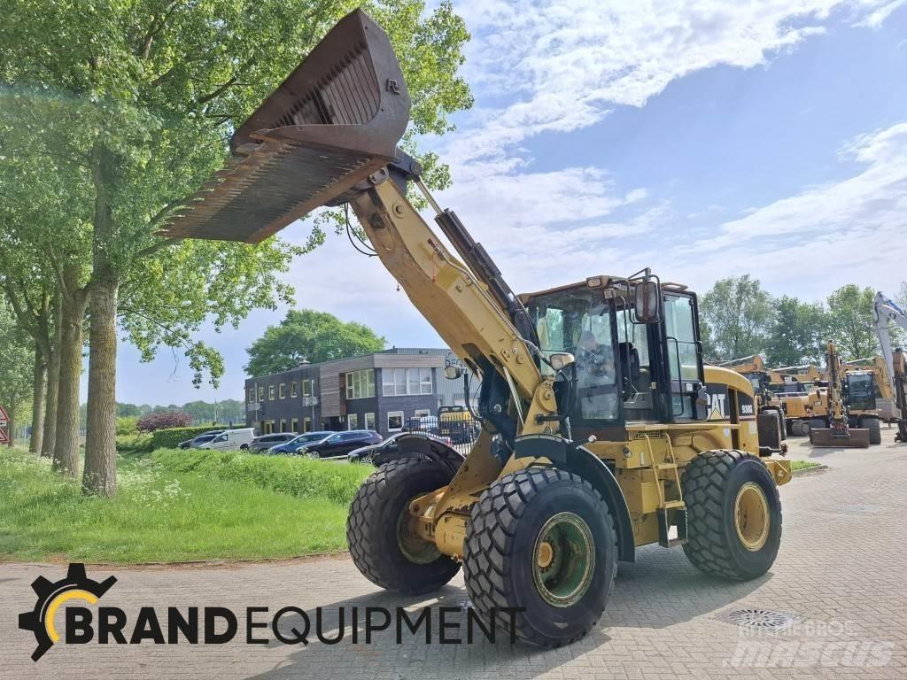 CAT 930G Фронтальні навантажувачі