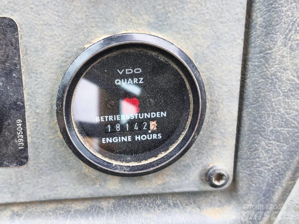 Volvo A 25 C Зчленовані самоскиди