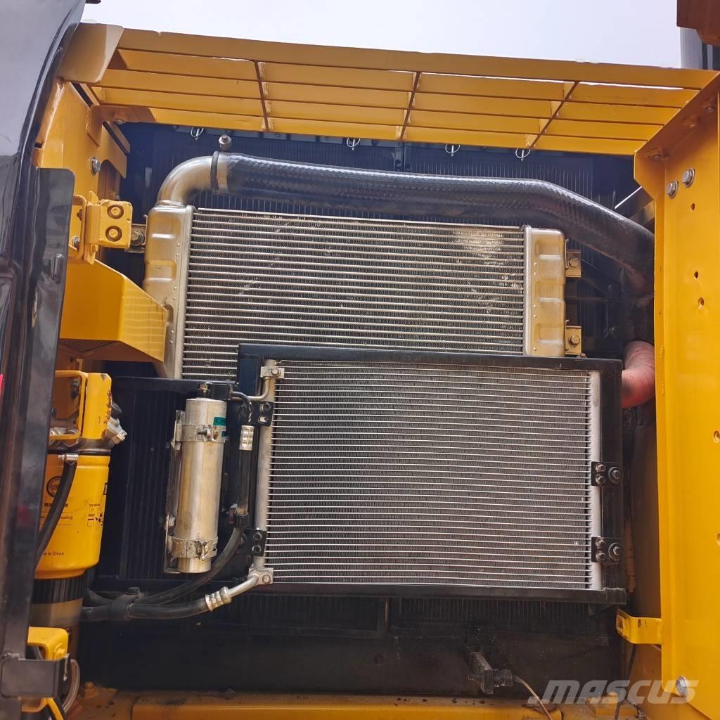 CAT 320 D Гусеничні екскаватори