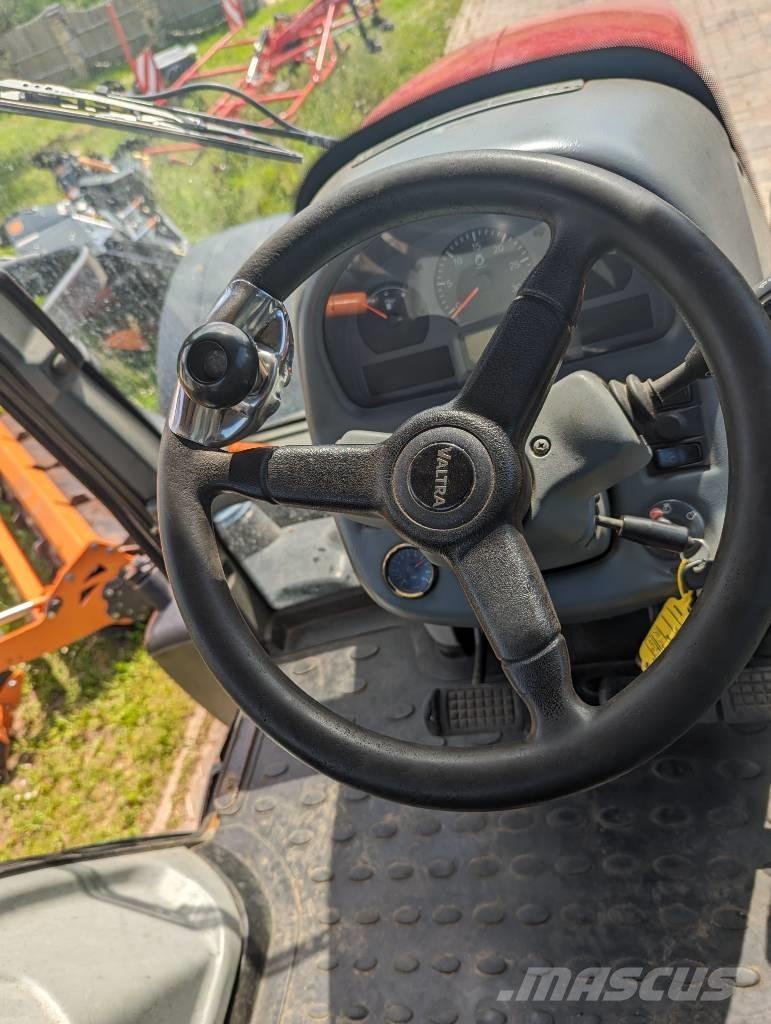 Valtra N 103.4 Трактори