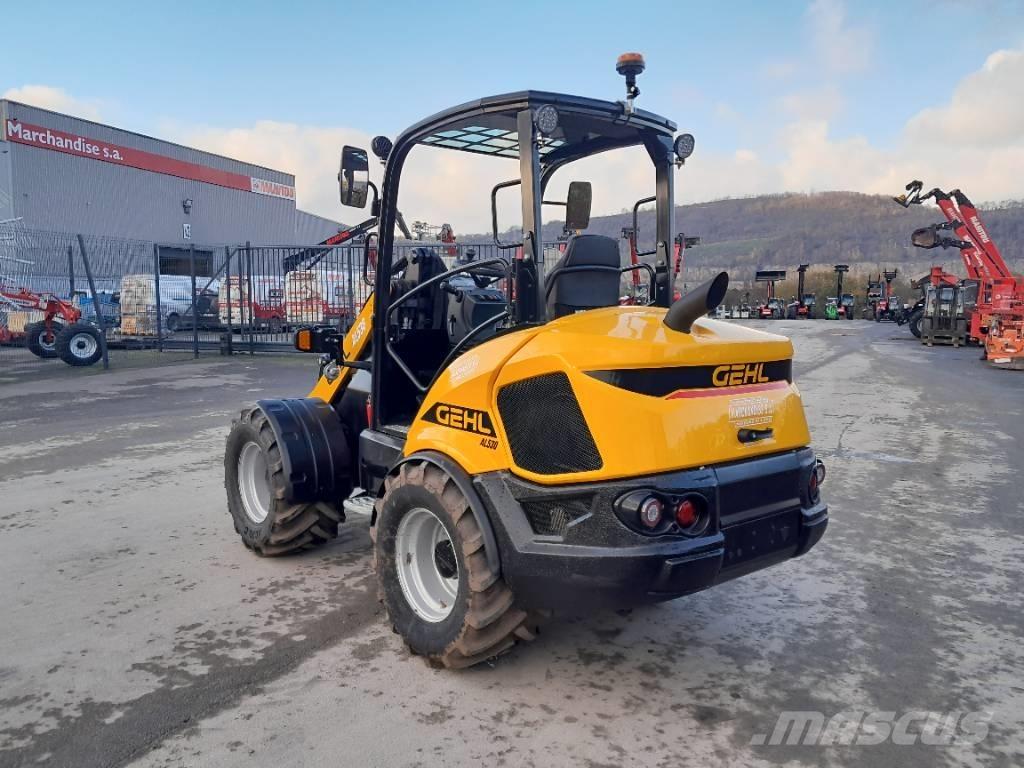 Gehl AL 530 Багатофункціональне обладнання для вантажних і землекопальних робіт