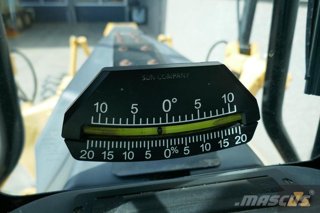 CAT 12M3 Грейдери