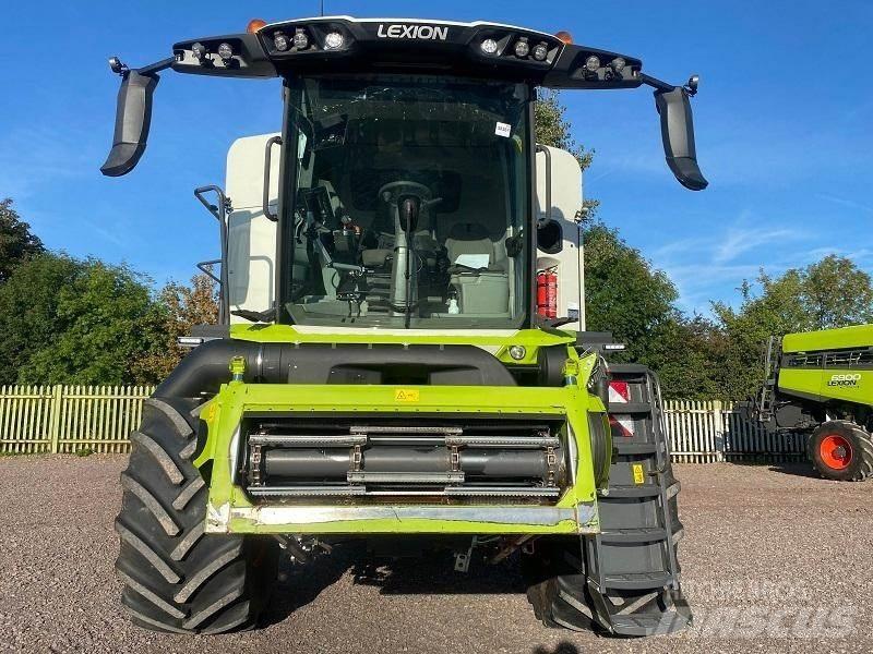 CLAAS LEXION 8600 Зернозбиральні комбайни