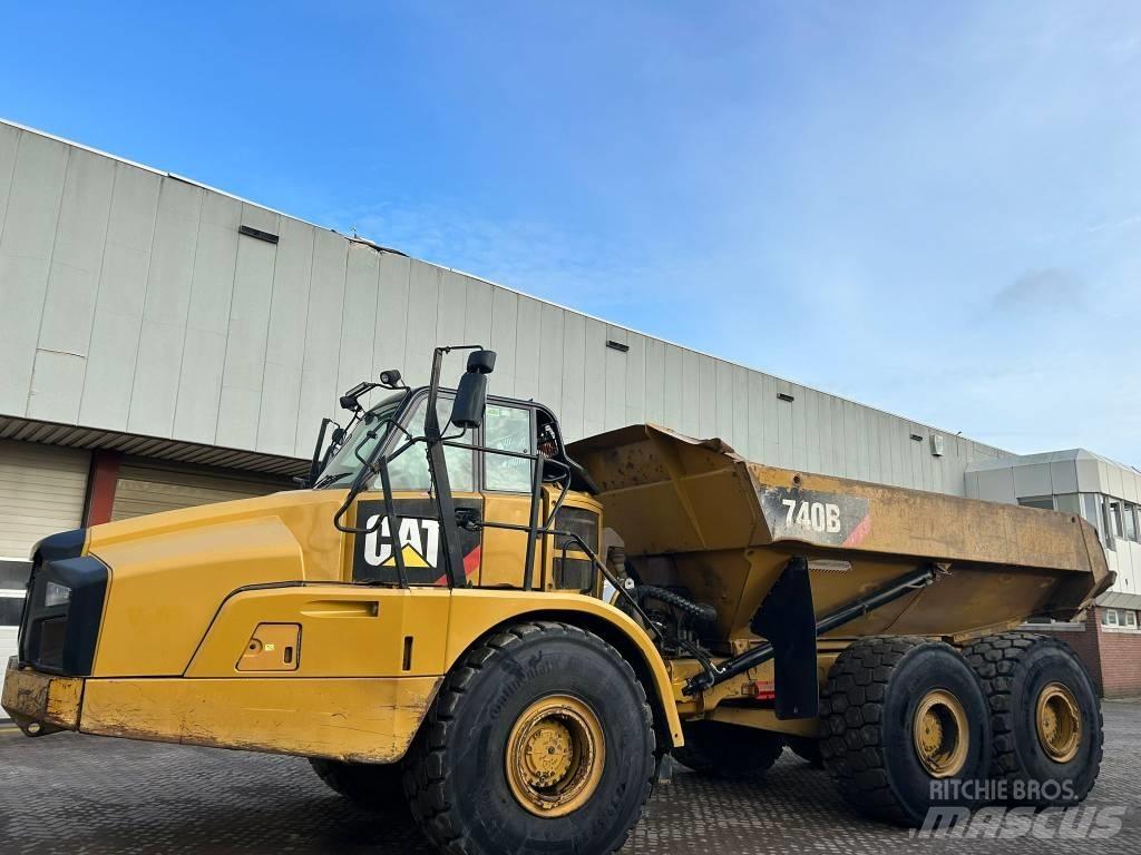 CAT 740 B Зчленовані самоскиди