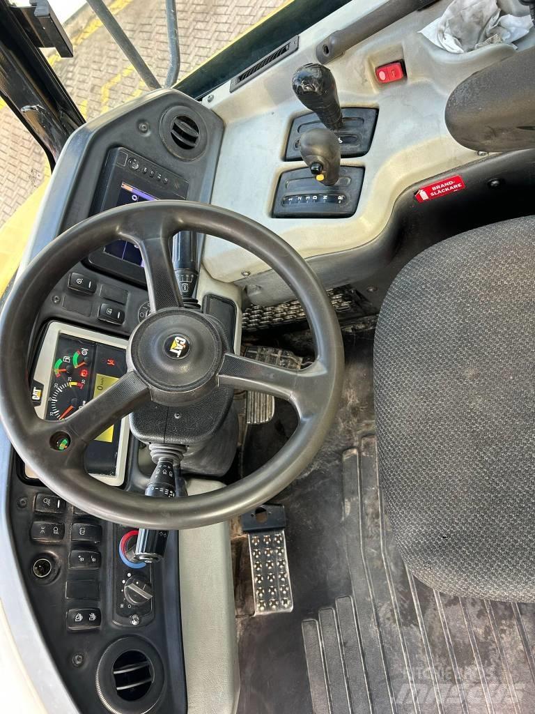CAT 740 B Зчленовані самоскиди