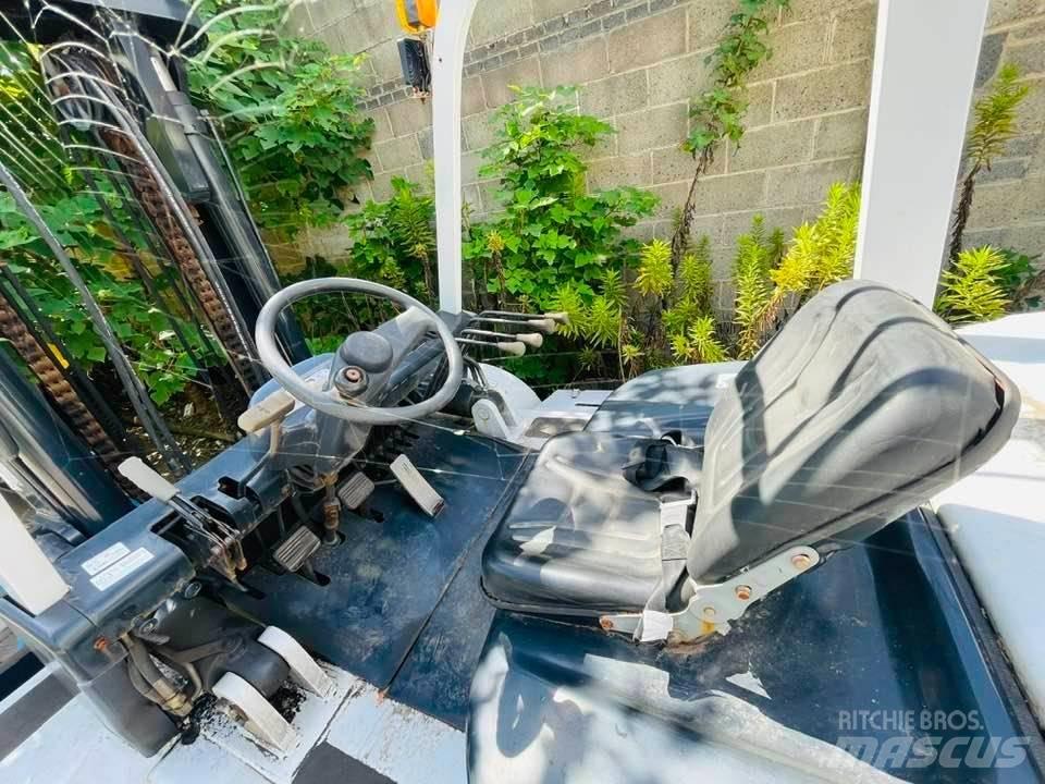 TCM FD100Z8 Дизельні навантажувачі