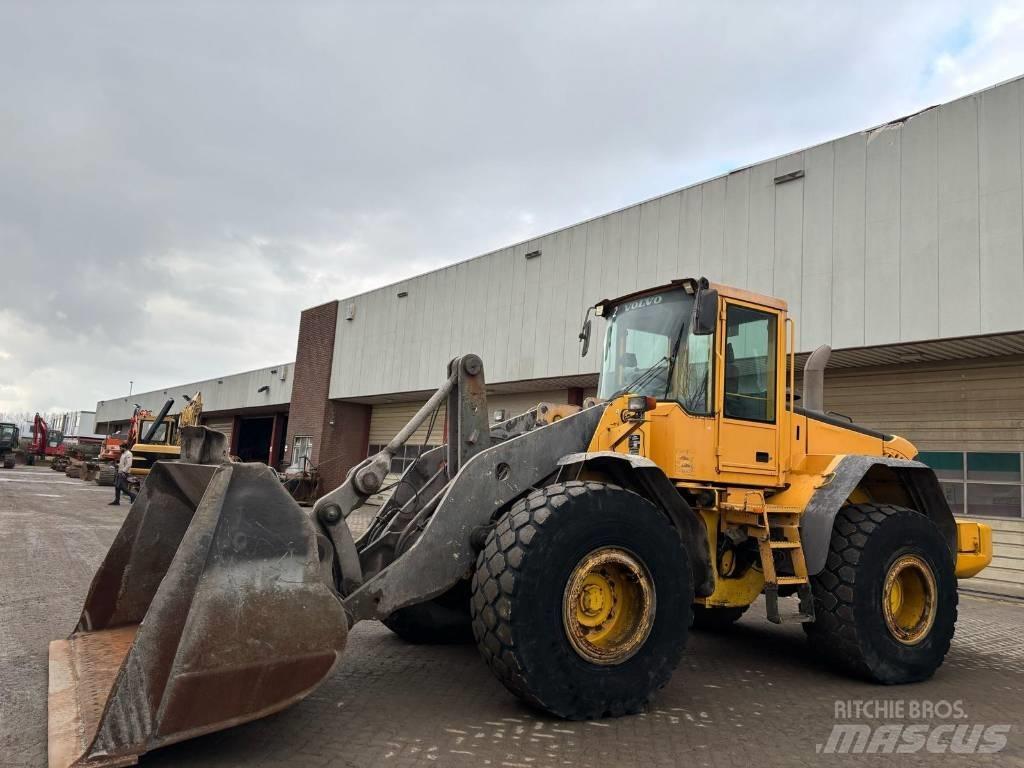 Volvo L 120 E Фронтальні навантажувачі
