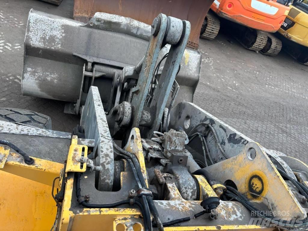 Volvo L 120 E Фронтальні навантажувачі