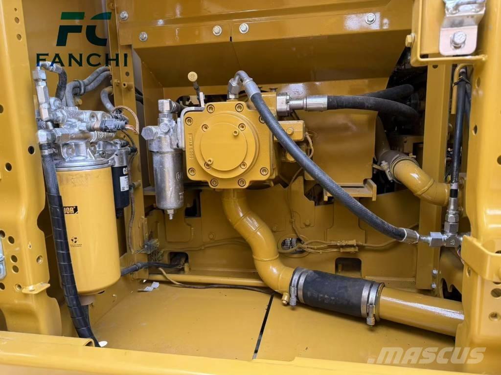CAT 320 Гусеничні екскаватори