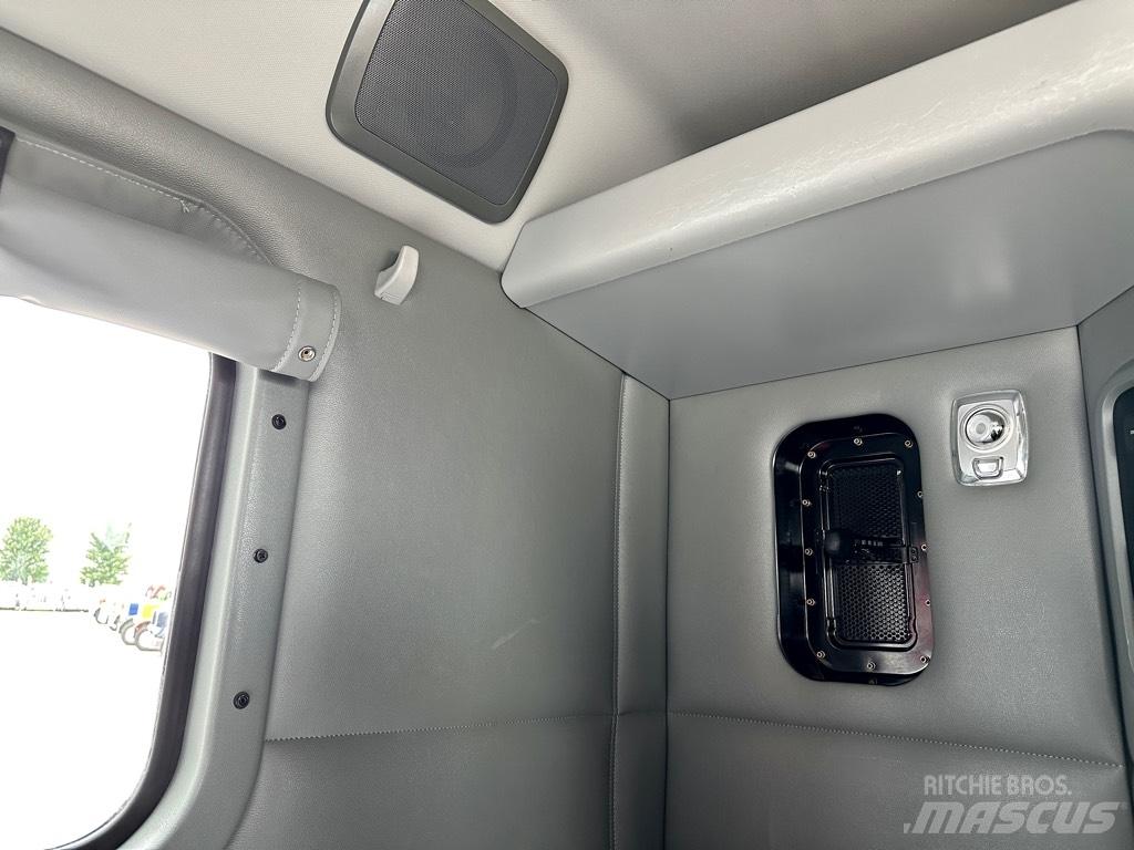 Kenworth T880 Тягачі