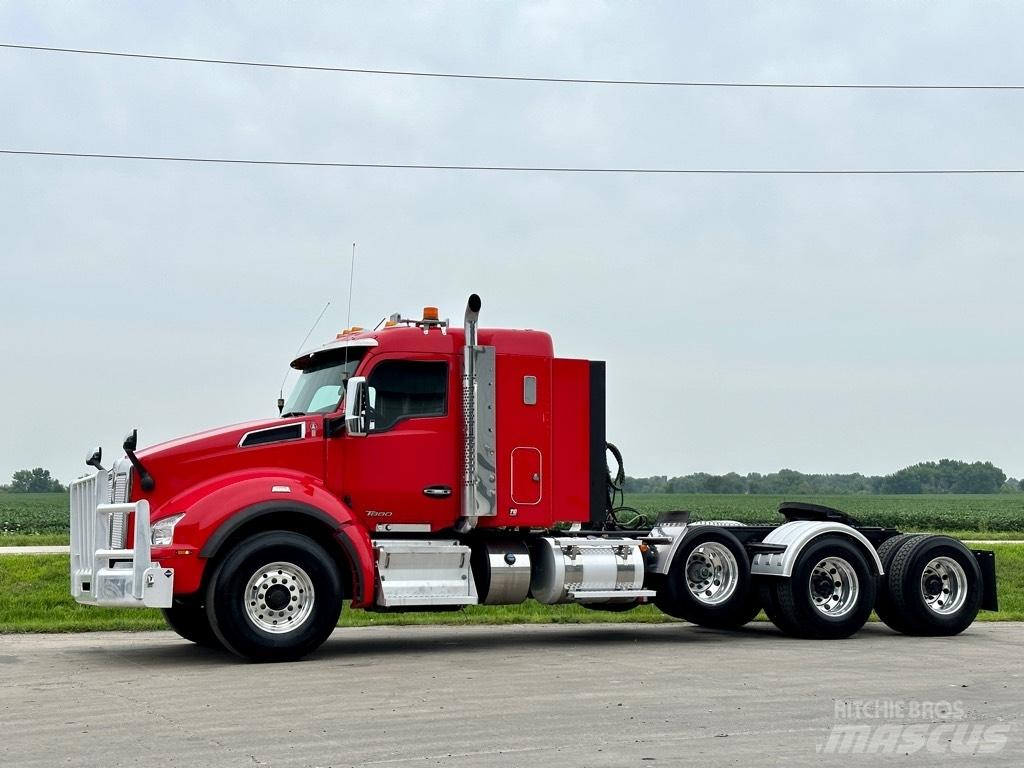 Kenworth T880 Тягачі