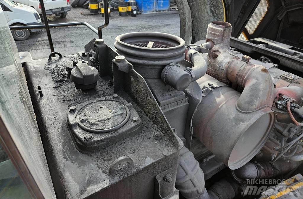 CAT 982 M Фронтальні навантажувачі