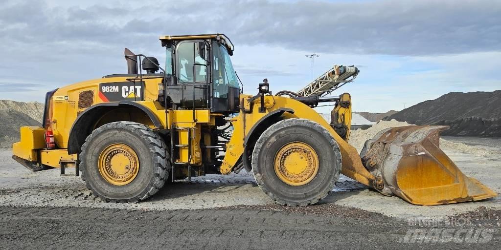 CAT 982 M Фронтальні навантажувачі