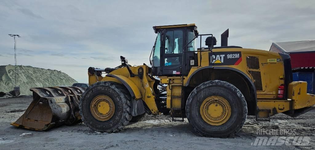 CAT 982 M Фронтальні навантажувачі