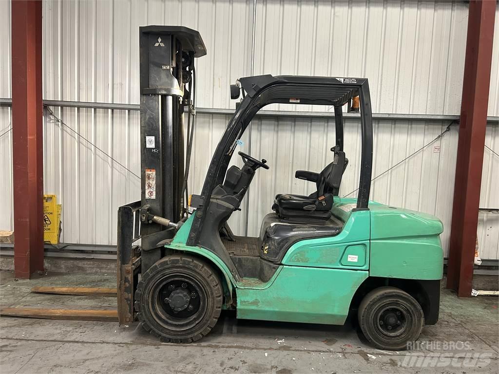Mitsubishi FD35NT Дизельні навантажувачі
