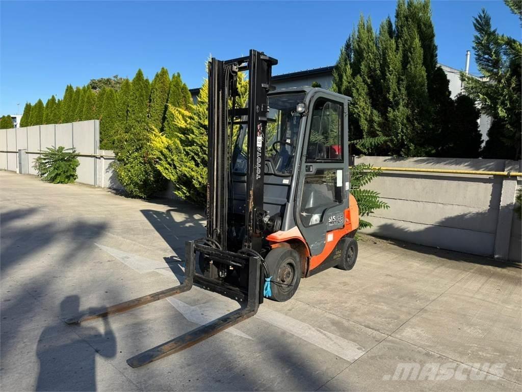 Toyota 7FGF25 Газові навантажувачі
