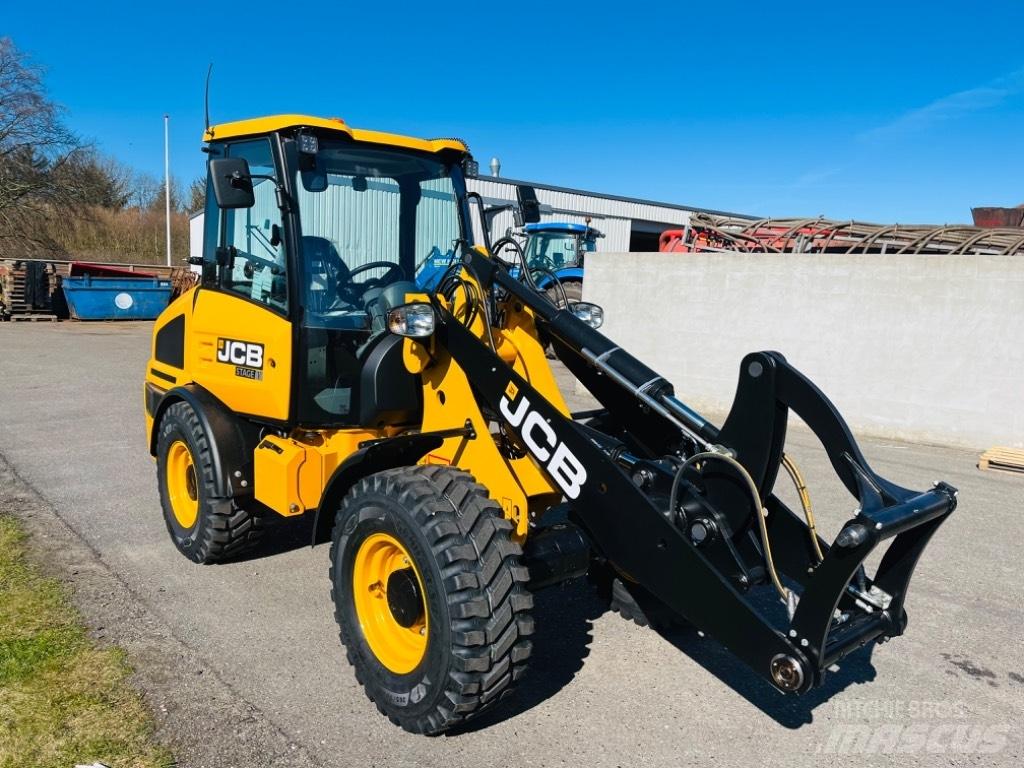 JCB 407 Багатофункціональне обладнання для вантажних і землекопальних робіт