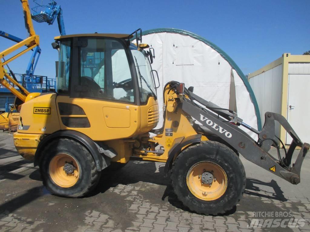 Volvo L 25 F Фронтальні навантажувачі
