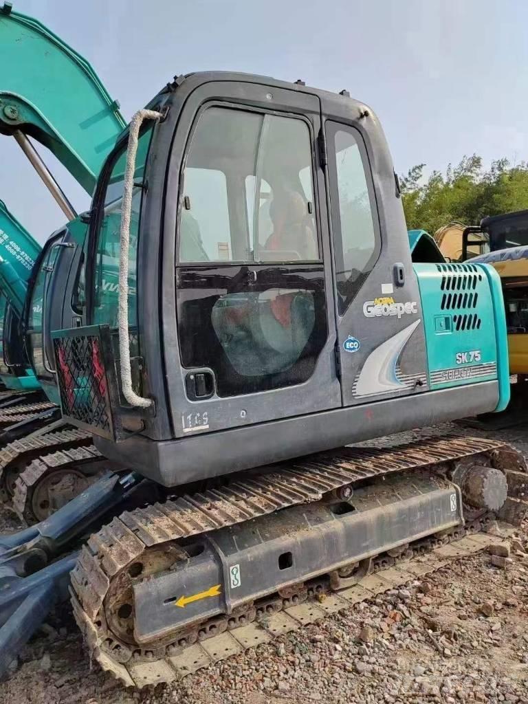 Kobelco SK75 Гусеничні екскаватори