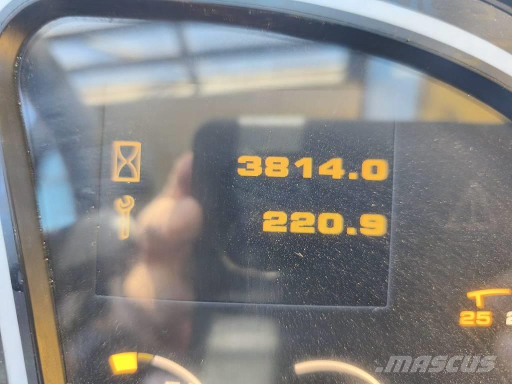 JCB 541-70 Телескопічні навантажувачі