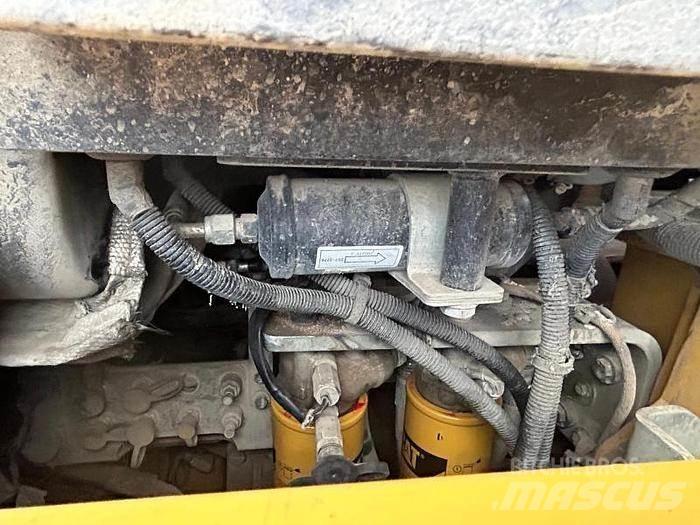CAT 963D Фронтальні навантажувачі