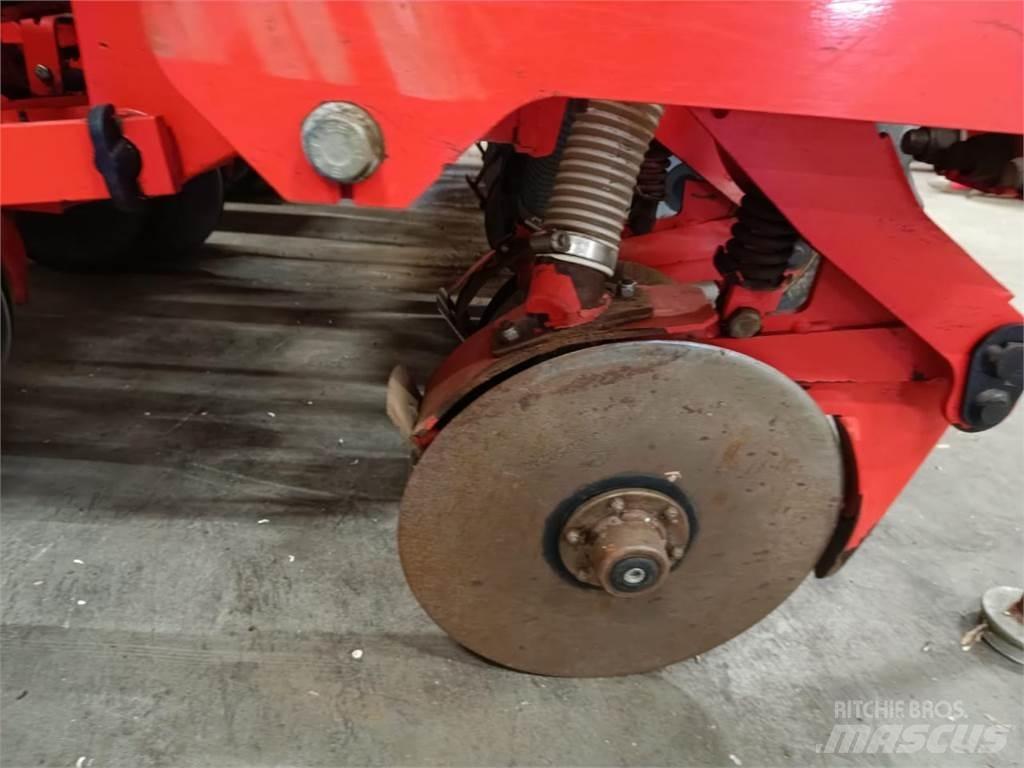 Kuhn Maxima 2TS Високоточні сівалки