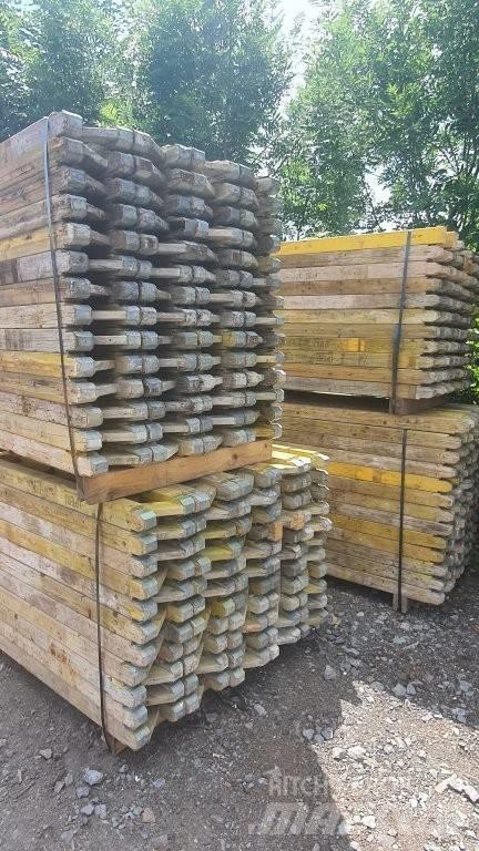 Peri GT24 Träger Ліси будівельні, підйомники, вежі-тури