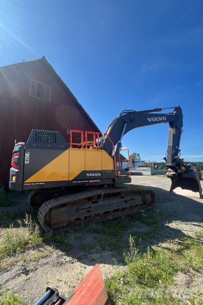 Volvo EC 250 EL Гусеничні екскаватори