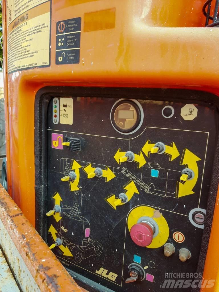 JLG E 300 AJP Колінчаті підйомники