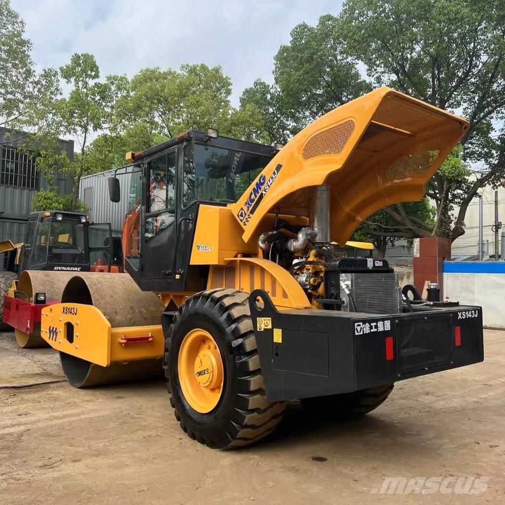 XCMG XS143J Грунтові котки