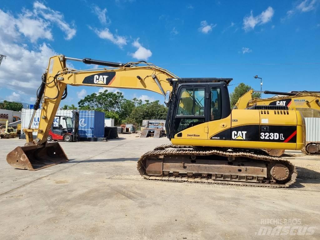 CAT 323 D L Гусеничні екскаватори