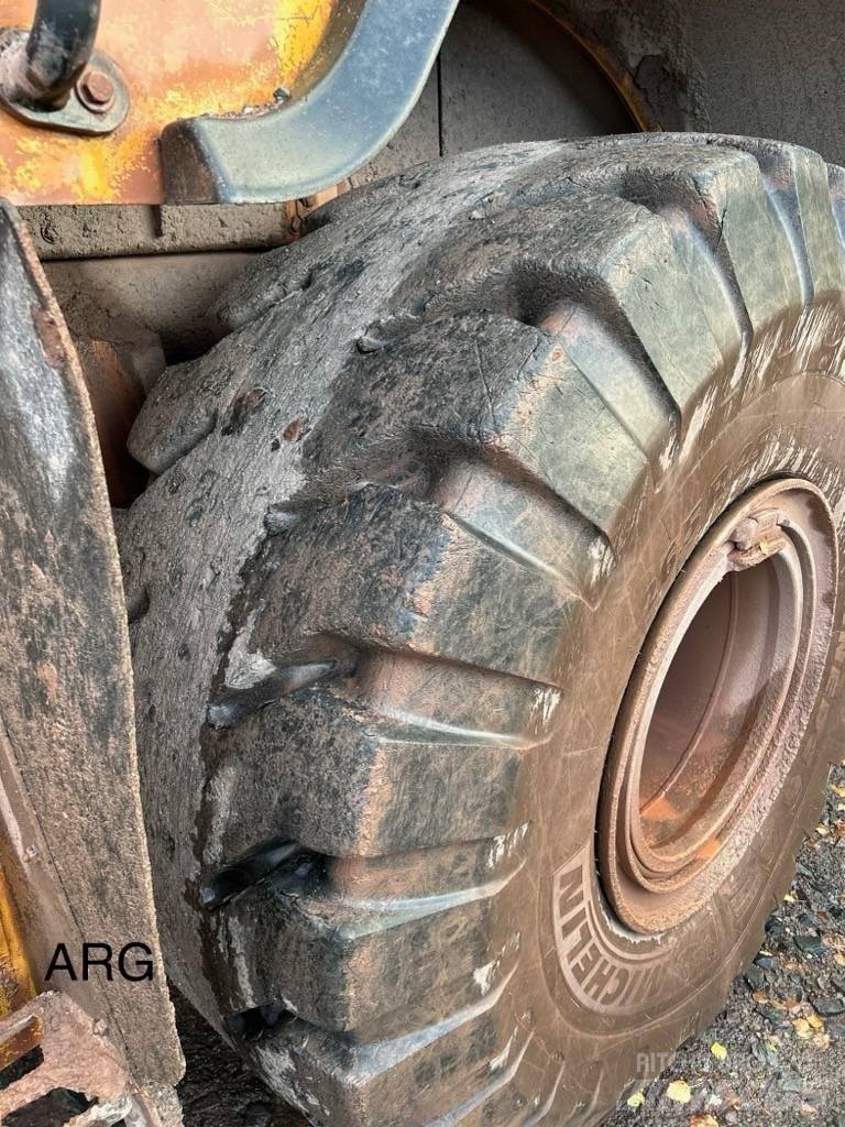 CAT 972MXE Фронтальні навантажувачі