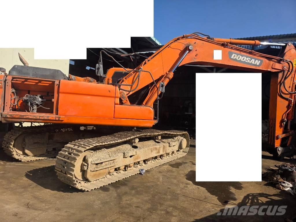 Doosan DX 300 LCA Гусеничні екскаватори
