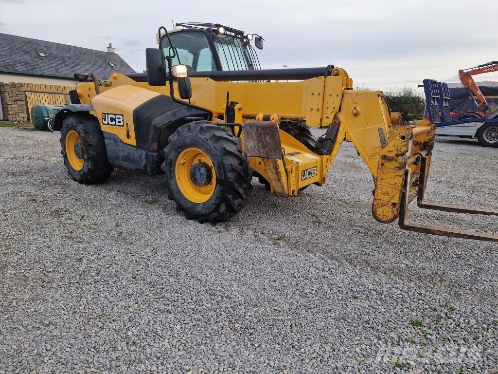 JCB 535-140 Телескопічні навантажувачі