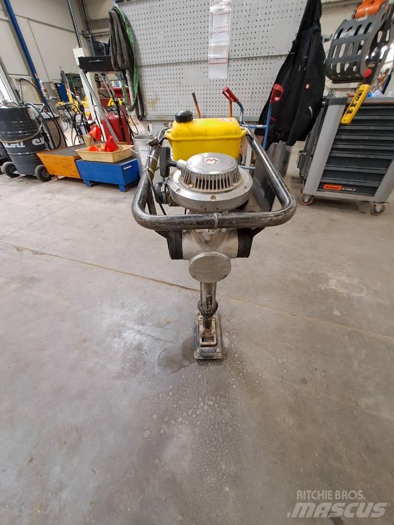 Wacker Neuson BS30 Трамбувальники