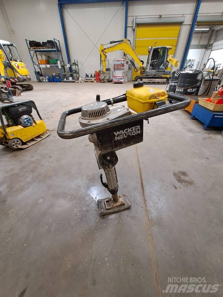 Wacker Neuson BS30 Трамбувальники