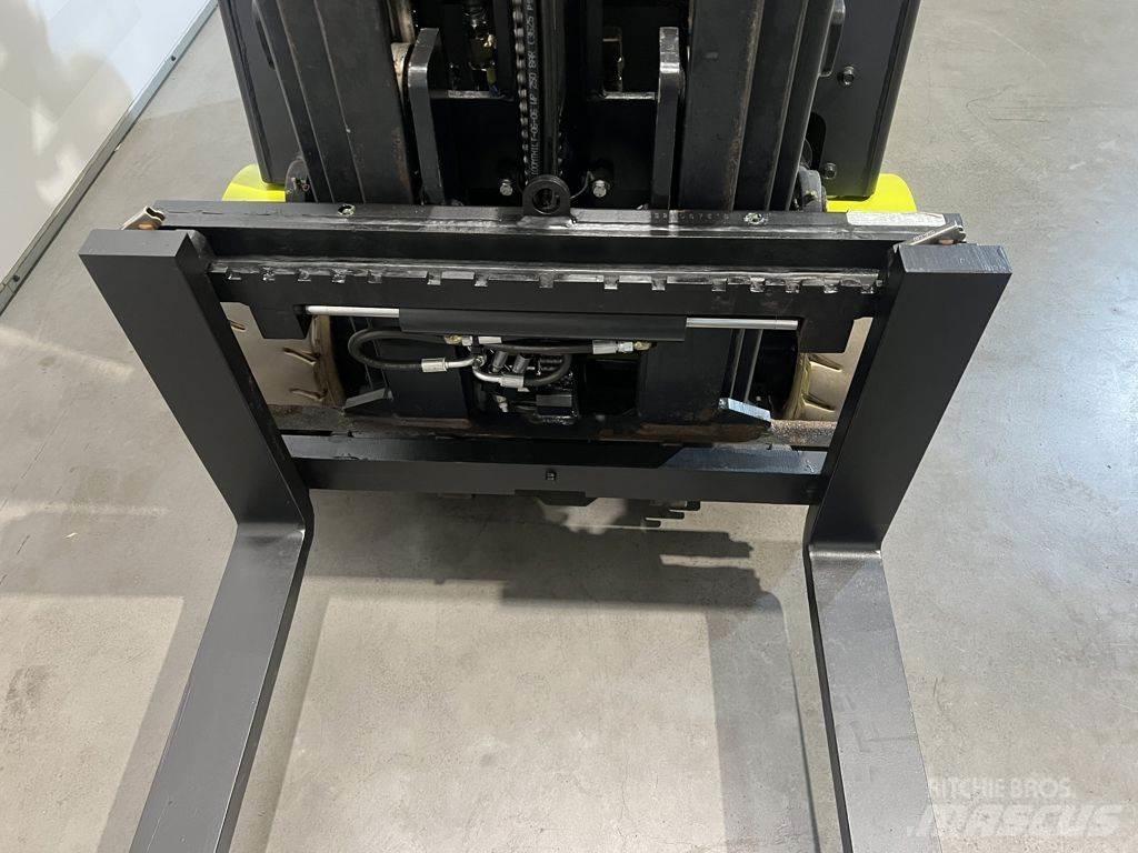 Clark GTX16 Електронавантажувачі