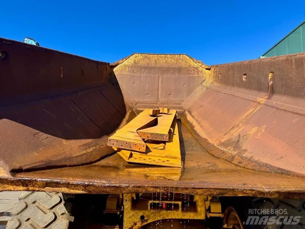 CAT 740 Зчленовані самоскиди
