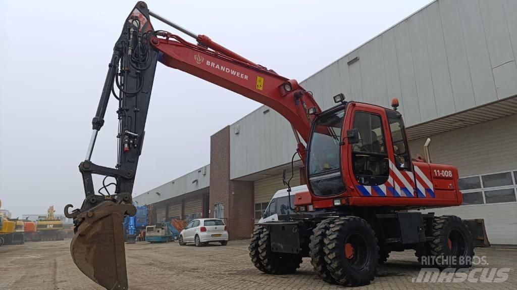 Fiat-Hitachi EX135W Колісні екскаватори