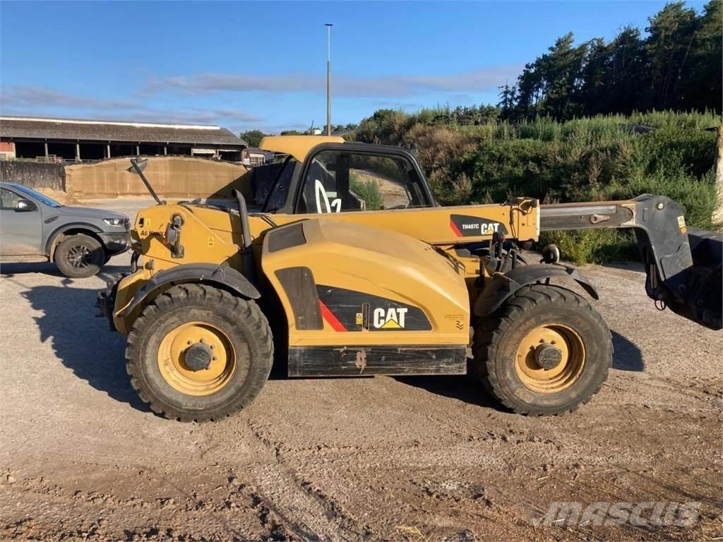 CAT TH 4070 Телескопічний навантажувач