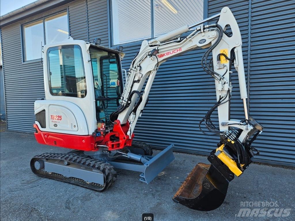 Takeuchi TB 225 Міні-екскаватори < 7т