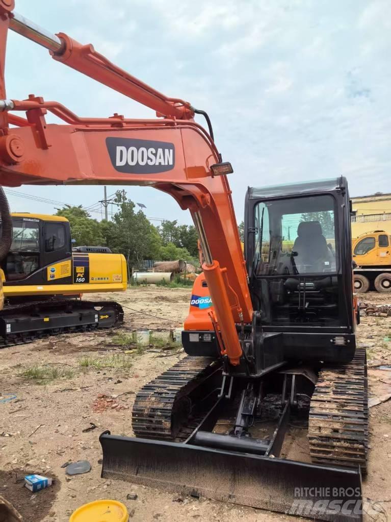 Doosan DX 60 Гусеничні екскаватори