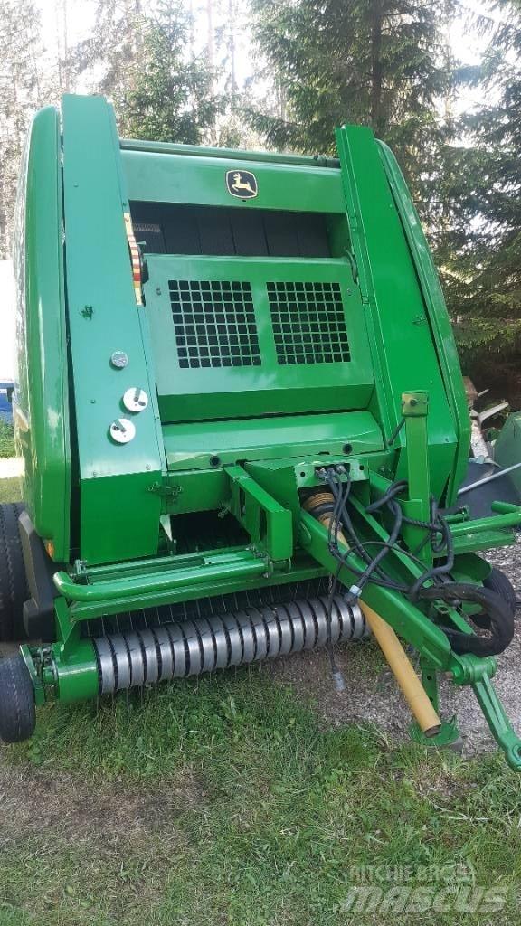 John Deere 854 Рулонні прес-підбирачі