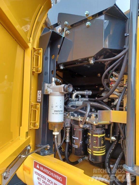 Komatsu PW158-11E0 Колісні екскаватори